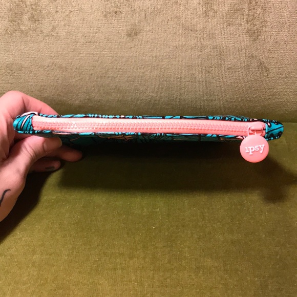 Make up bag - Picture 2 of 3